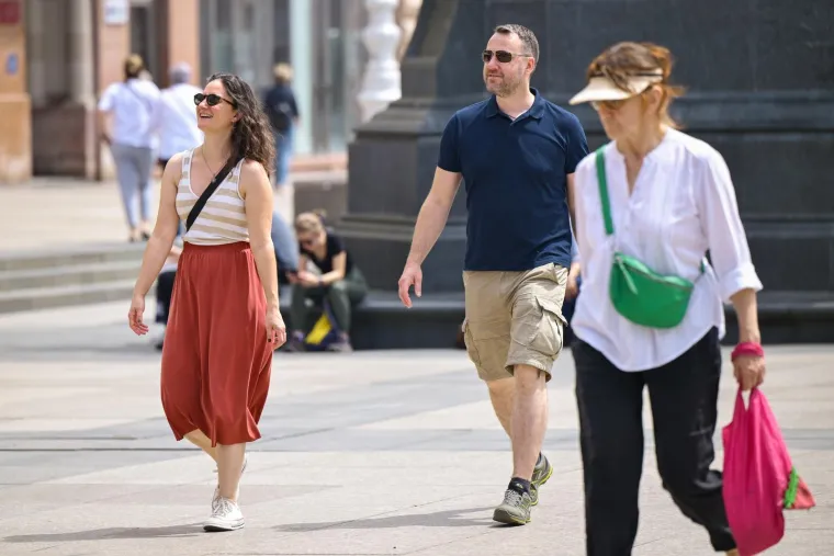 Sladoledi, &scaron;e&scaron;iri i tetris poze na plaži: Pogledajte kako se Hrvatska prži na +31!