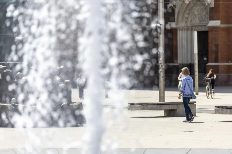 Vrućine izmamile ljude na plaže, a pazite gdje su Slavonci potražili osvježenje