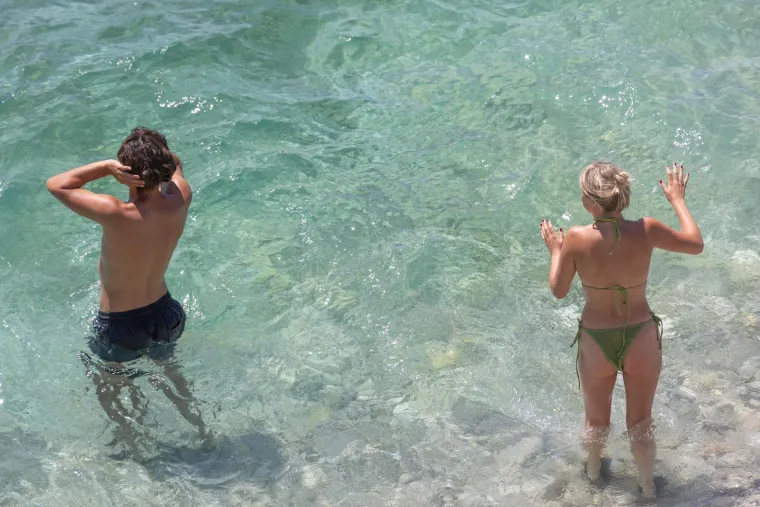 Vrućine izmamile ljude na plaže, a pazite gdje su Slavonci potražili osvježenje