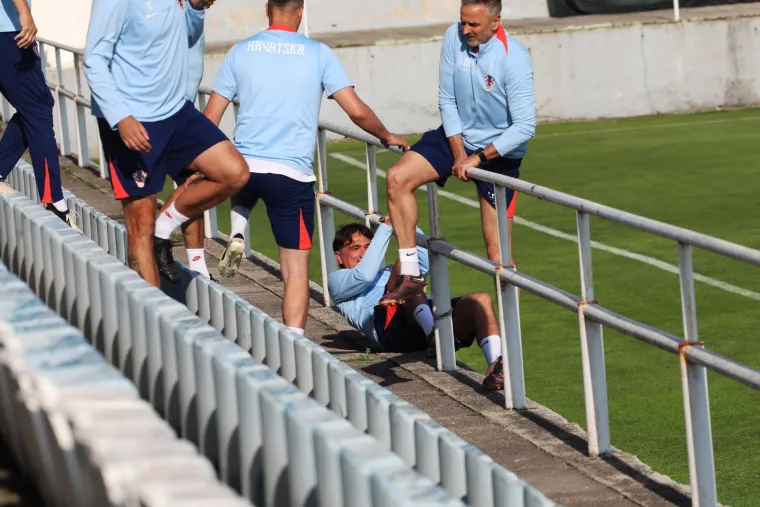 &Scaron;to to pobogu radi Dalić na treningu reprezentacije? Izbornik kao u akcijskom filmu