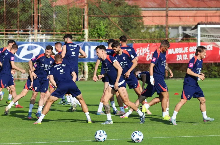 &Scaron;to to pobogu radi Dalić na treningu reprezentacije? Izbornik kao u akcijskom filmu