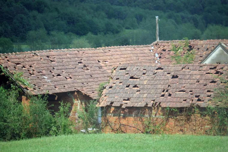 Olujna ćelija pogodila susjede, zasula ih gigantska tuča: 'Uklanjali smo je bagerom'