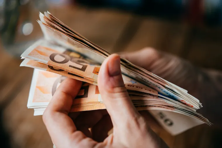 Prevaranti bez problema dolaze do tuđeg novca: Ovo je 30 najčešćih online prevara