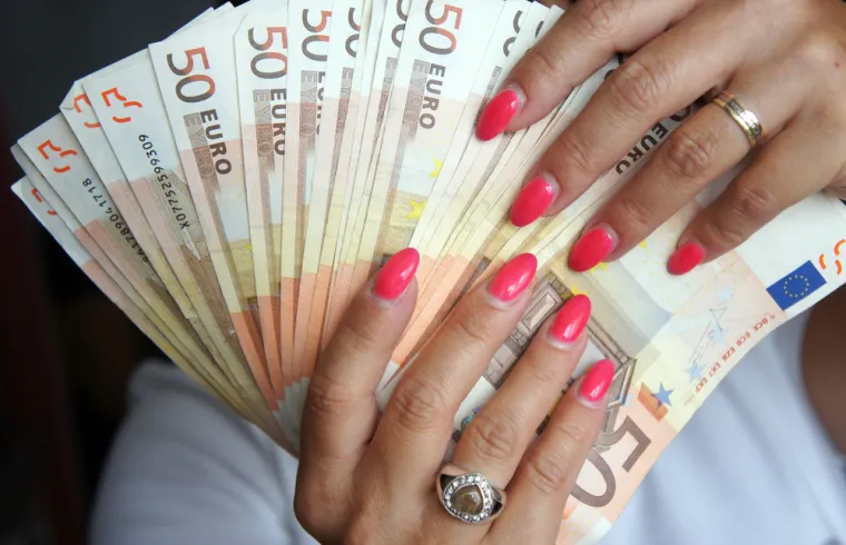 Prevaranti bez problema dolaze do tuđeg novca: Ovo je 30 najčešćih online prevara