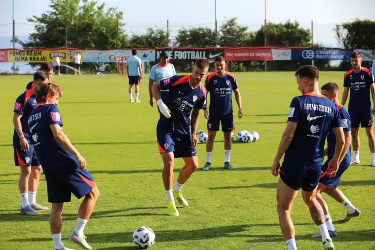 Vatreni potpuno posvećeni putu na SP: Mladi Vušković upija sve što rade stariji, Fruk niže krugove