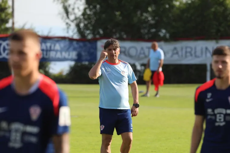 Vatreni potpuno posvećeni putu na SP: Mladi Vu&scaron;ković upija sve &scaron;to rade stariji, Fruk niže krugove