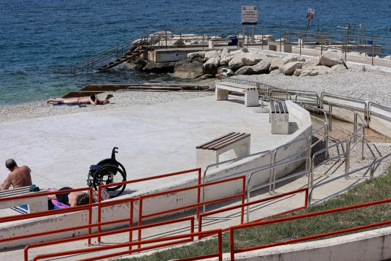 Sunce, more i žnjanska vibra: Pogledajte kako izgleda dan na novoj splitskoj plaži