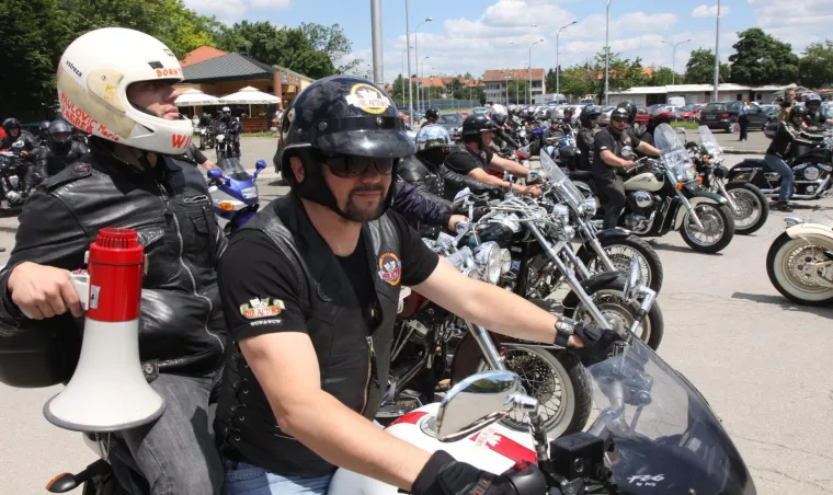 I glumci vole motore: Prije 15 godina napravili pravu motorijadu, Bitorajac dijelio pizze