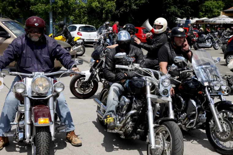 I glumci vole motore: Prije 15 godina napravili pravu motorijadu, Bitorajac dijelio pizze