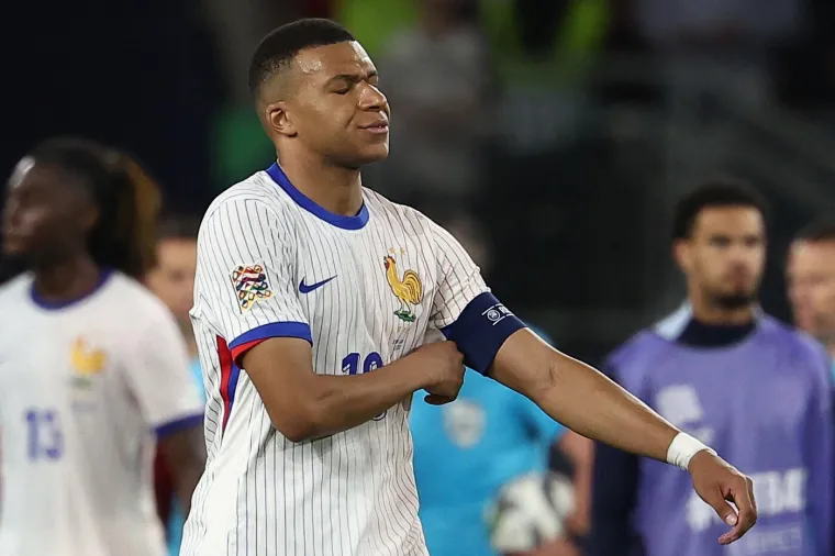 Mbappe ludovao nakon bolnog poraza, je li moguće da je ovo napravio sucu?