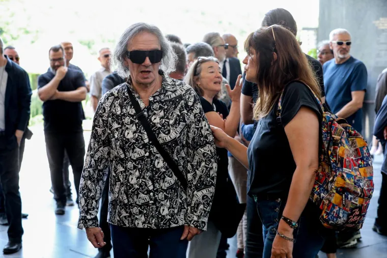 Poznati zavijeni u crno: Posljednji ispraćaj glazbene legende