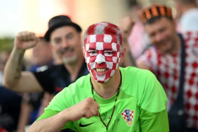 Pogledajte reakciju Majera kad je promašio gol: Izraz lica govori sve