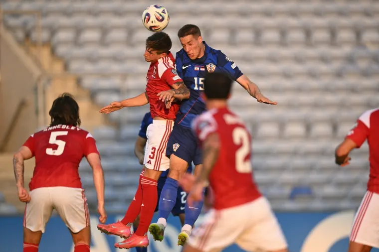 Pogledajte reakciju Majera kad je promašio gol: Izraz lica govori sve