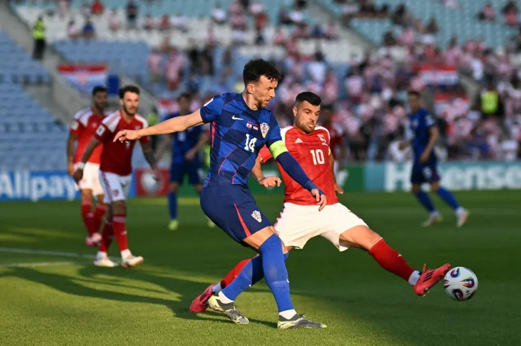 Pogledajte reakciju Majera kad je promašio gol: Izraz lica govori sve