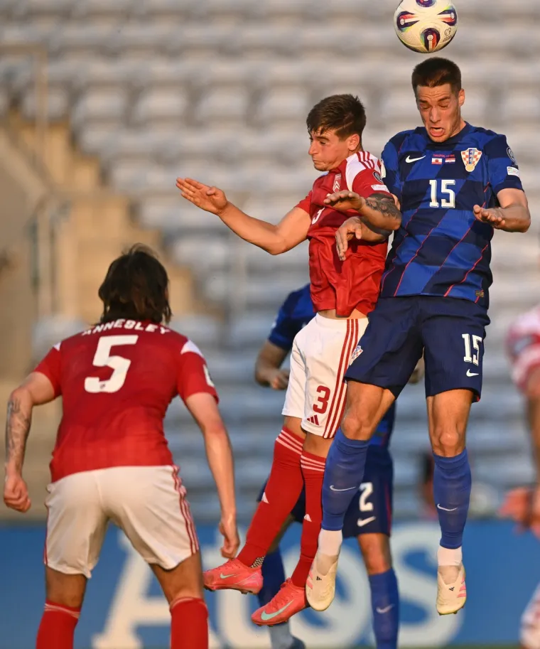 Pogledajte reakciju Majera kad je promašio gol: Izraz lica govori sve