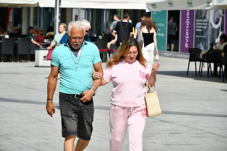 Svi su gledali samo u nju: Ljepotica iz Čakovca u ljetnoj haljini ukrala show