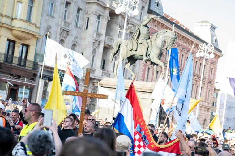 Nestvarni prizori iz Zagreba: Ovo nije nikakav prosvjed! Ovako izgleda 'hrvatski Camino'
