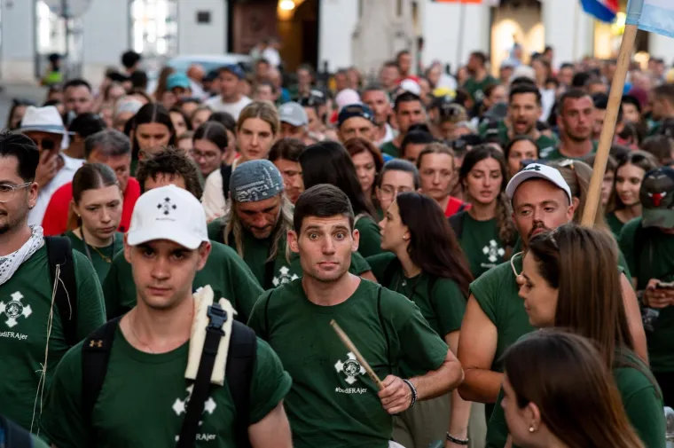 Nestvarni prizori iz Zagreba: Ovo nije nikakav prosvjed! Ovako izgleda 'hrvatski Camino'