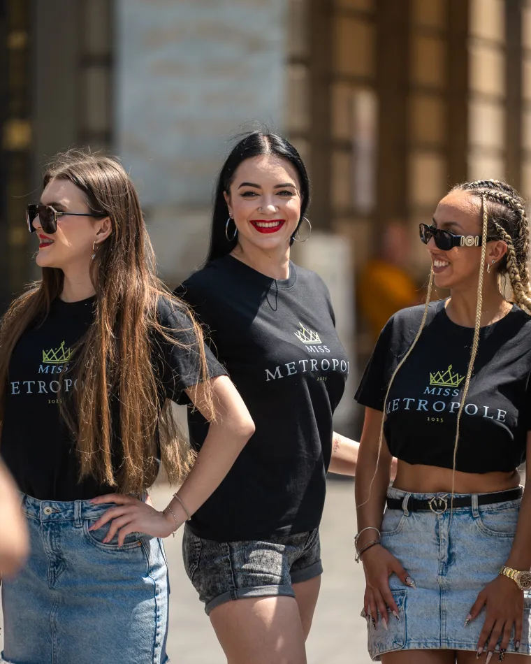 Centar Zagreba nikad nije bio ovako vruć: Zgodne dame u ljetnim kombinacijama osvojile &scaron;picu