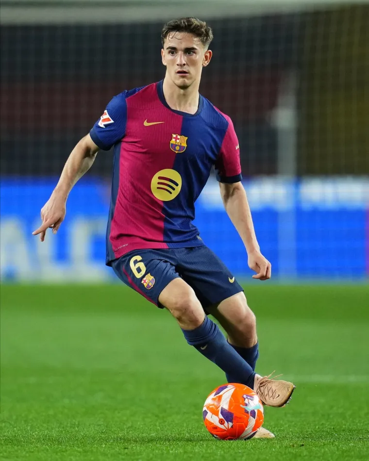 Tajna ljubav nogometne zvijezde i studentice Ane zasjenila kraljevsku romansu!