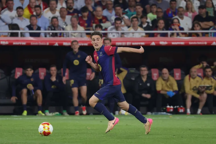 Tajna ljubav nogometne zvijezde i studentice Ane zasjenila kraljevsku romansu!