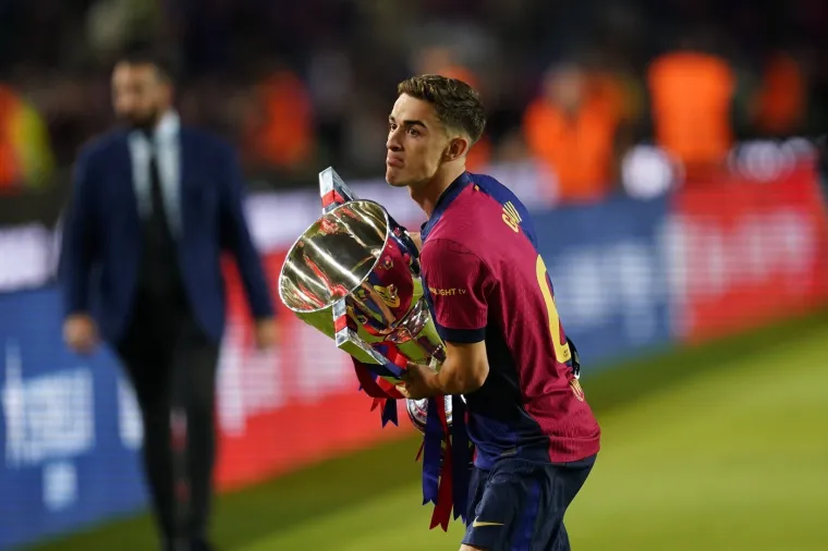 Tajna ljubav nogometne zvijezde i studentice Ane zasjenila kraljevsku romansu!