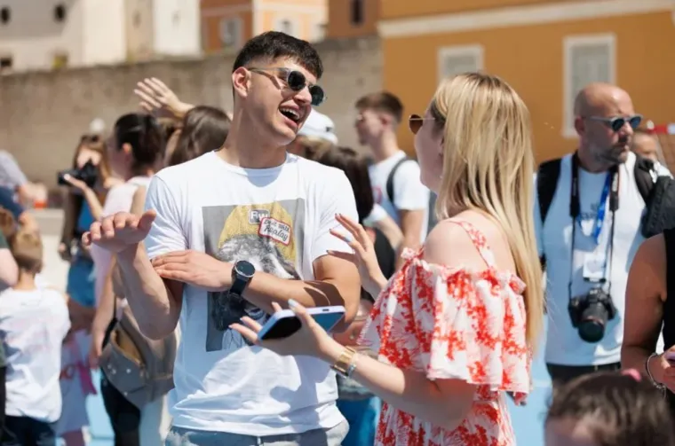 Vruće hlačice bile su hit u Zadru, a jedna ih je djevojka nosila savršeno