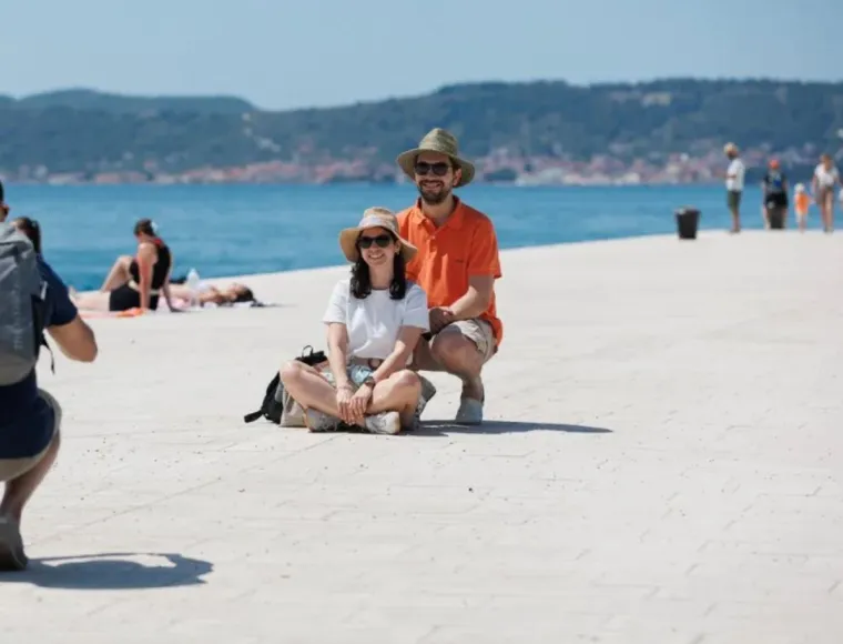 Vruće hlačice bile su hit u Zadru, a jedna ih je djevojka nosila savršeno
