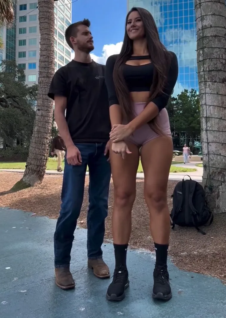 Njezina visina &scaron;okira gdje god se pojavi, a najveći problem su joj spojevi: 'Oti&scaron;ao je čim me ugledao'