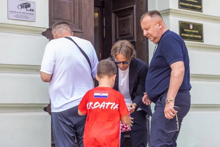 Modrić izazvao delirij nakon izlaska iz sudnice: Jedna žena se baš potrudila uslikati Luku