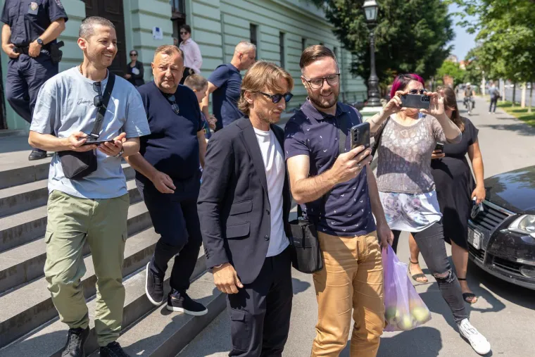 Modrić izazvao delirij nakon izlaska iz sudnice: Jedna žena se baš potrudila uslikati Luku