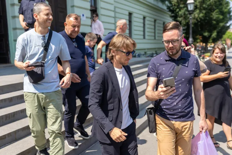 Modrić izazvao delirij nakon izlaska iz sudnice: Jedna žena se baš potrudila uslikati Luku