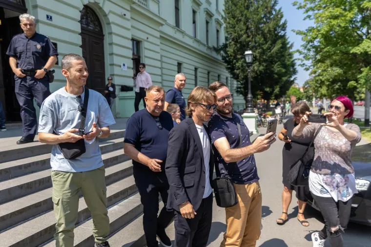 Modrić izazvao delirij nakon izlaska iz sudnice: Jedna žena se baš potrudila uslikati Luku