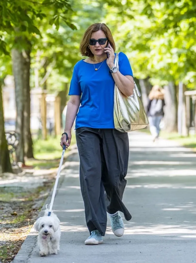 Dama u štiklama podigla temperaturu, a neki se skinuli u kupaće kostime