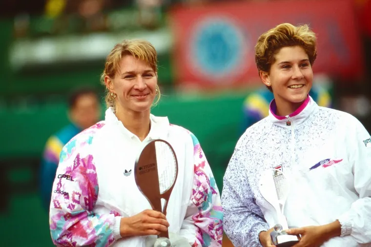 Teniska ikona danas izgleda bolje nego ikada: Steffi Graf plijeni plavim uvojcima