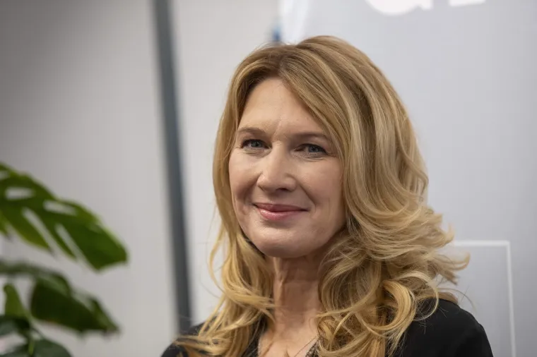 Teniska ikona danas izgleda bolje nego ikada: Steffi Graf plijeni plavim uvojcima