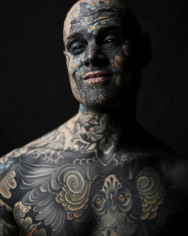 Ovog profesora djeca obožavaju, ali njegove modifikacije na tijelu &scaron;okiraju roditelje: Evo kako izgleda