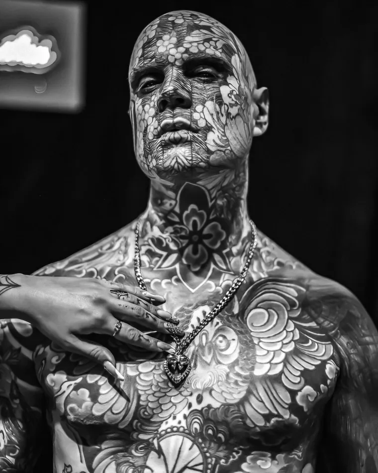 Ovog profesora djeca obožavaju, ali njegove modifikacije na tijelu &scaron;okiraju roditelje: Evo kako izgleda