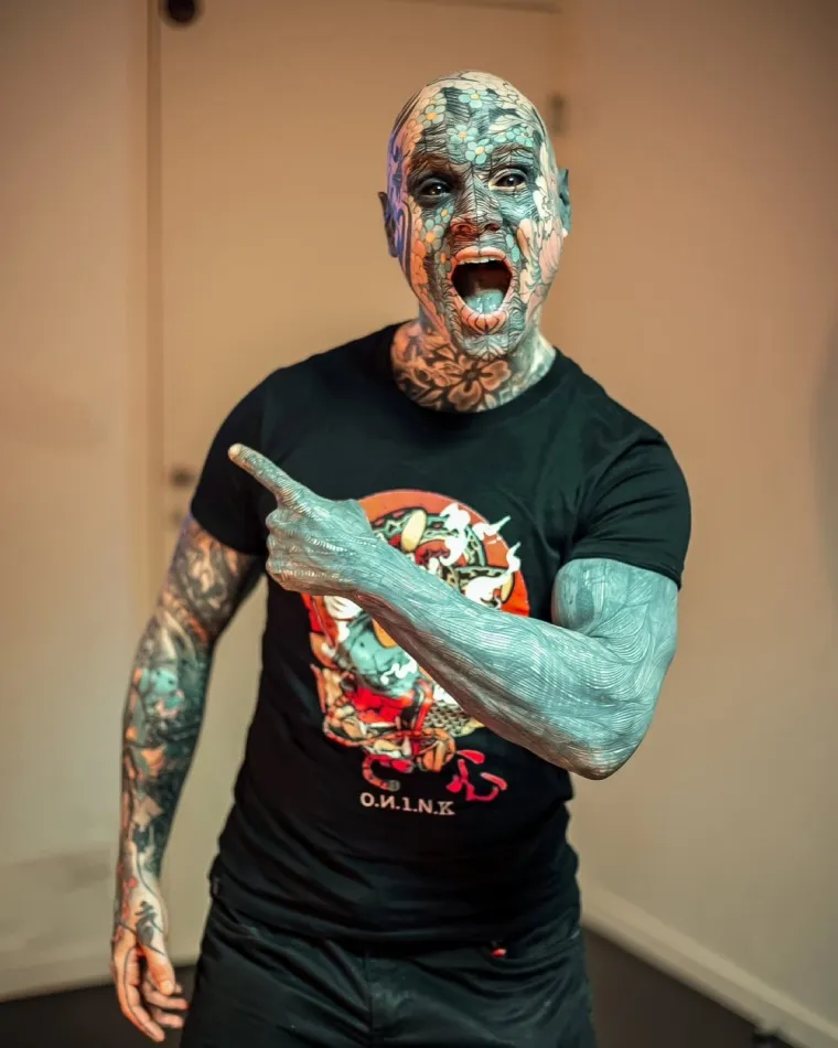 Ovog profesora djeca obožavaju, ali njegove modifikacije na tijelu &scaron;okiraju roditelje: Evo kako izgleda