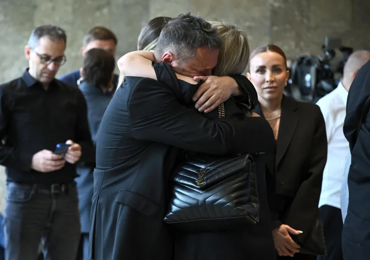 Neutješna kći Matije Dedića nije mogla sakriti tugu na komemoraciji