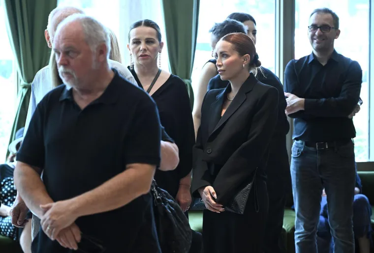 Neutješna kći Matije Dedića nije mogla sakriti tugu na komemoraciji