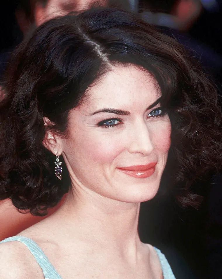 Život je nije mazio, a estetske operacije su je uništile: Ovako danas izgleda jedna od omiljenih ljepotica 90-ih