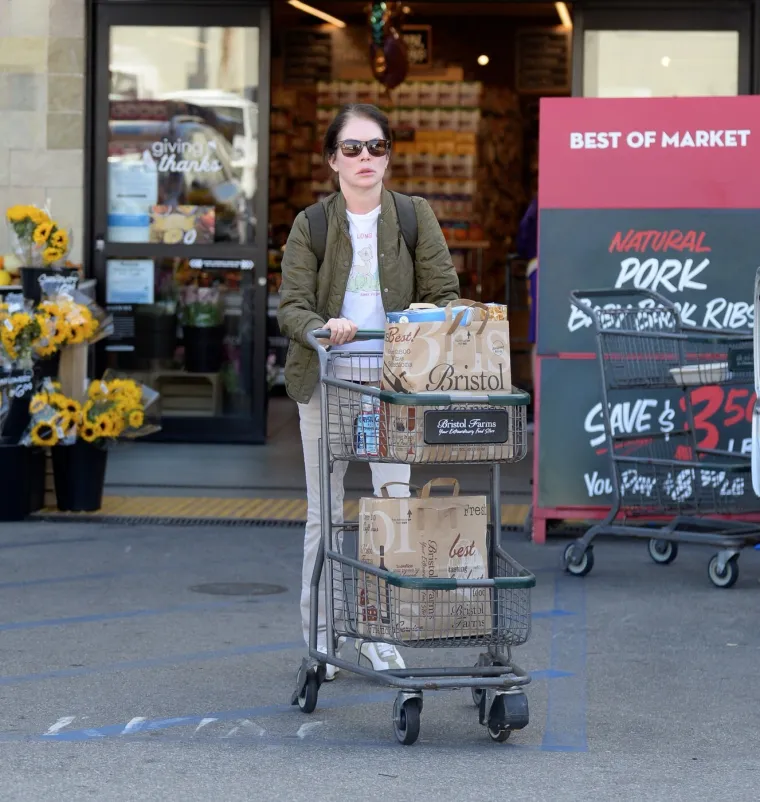 Život je nije mazio, a estetske operacije su je uni&scaron;tile: Ovako danas izgleda jedna od omiljenih ljepotica 90-ih