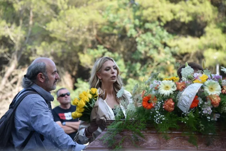 Posljednji ispraćaj Ivice Karabatića: Ava na rubu suza ispratila voljenog tatu