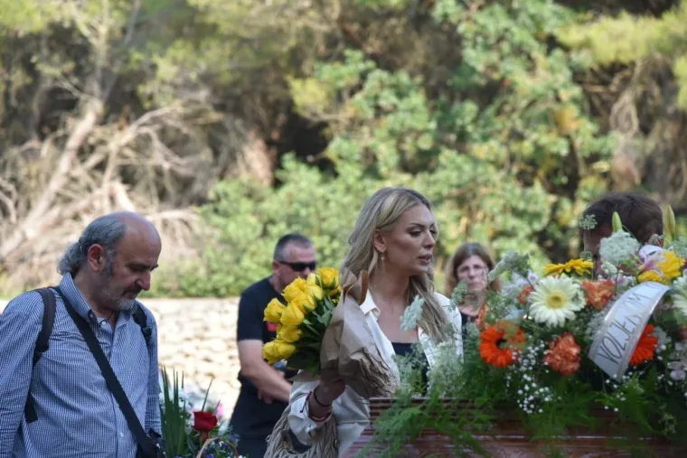 Posljednji ispraćaj Ivice Karabatića: Ava na rubu suza ispratila voljenog tatu