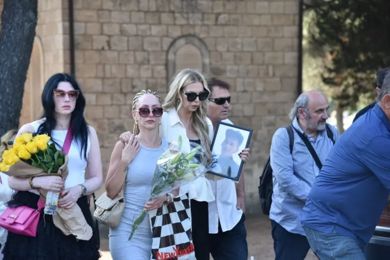 Posljednji ispraćaj Ivice Karabatića: Ava na rubu suza ispratila voljenog tatu