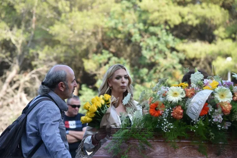 Posljednji ispraćaj Ivice Karabatića: Ava na rubu suza ispratila voljenog tatu