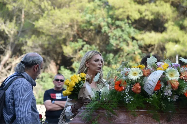 Posljednji ispraćaj Ivice Karabatića: Ava na rubu suza ispratila voljenog tatu