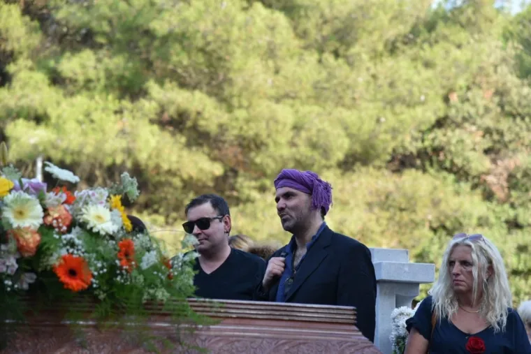 Posljednji ispraćaj Ivice Karabatića: Ava na rubu suza ispratila voljenog tatu