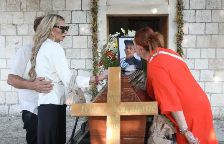 Posljednji ispraćaj Ivice Karabatića: Ava u suzama ispratila voljenog tatu
